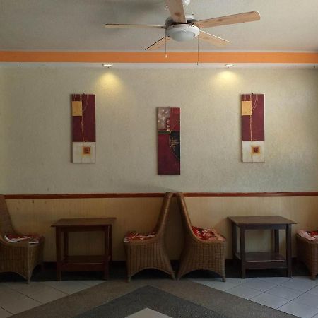מקטאן Mactan Airport Hilltop Hotel מראה חיצוני תמונה