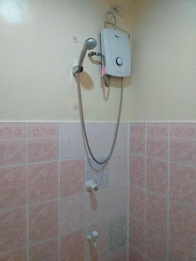 מקטאן Mactan Airport Hilltop Hotel מראה חיצוני תמונה
